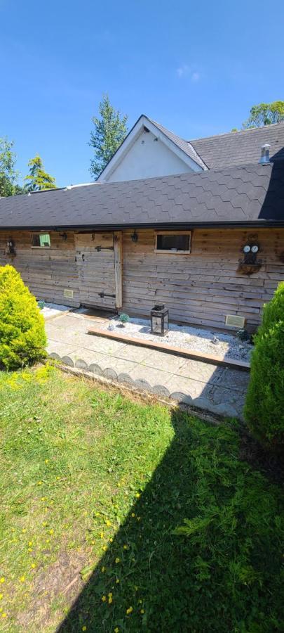 Lazy Lodge Glamping Pod With Hot Tub พอร์ตลอยส์ ภายนอก รูปภาพ